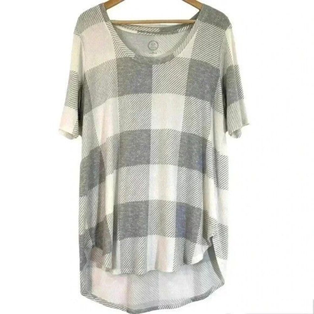24/7 Maurices Womens Grey And White Buffalo Check Top Size XL